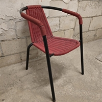 havestol-sort-metalstel-roedt-plastik-viklet-til-saede-ryg-armlaen-retrostol